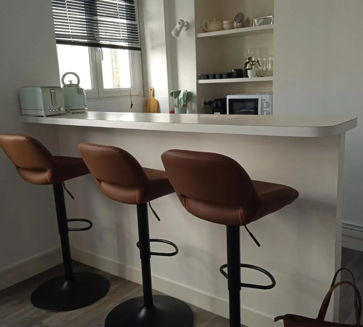 Gare Montparnasse,gorgeous1 Bedroom,close To Eiffel Tour,center , Stuning Place Apartment *